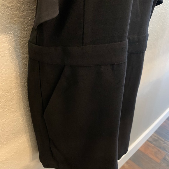 Women’s Carolina Belle Ruffle Sleeve Romper - Picture 5 of 7